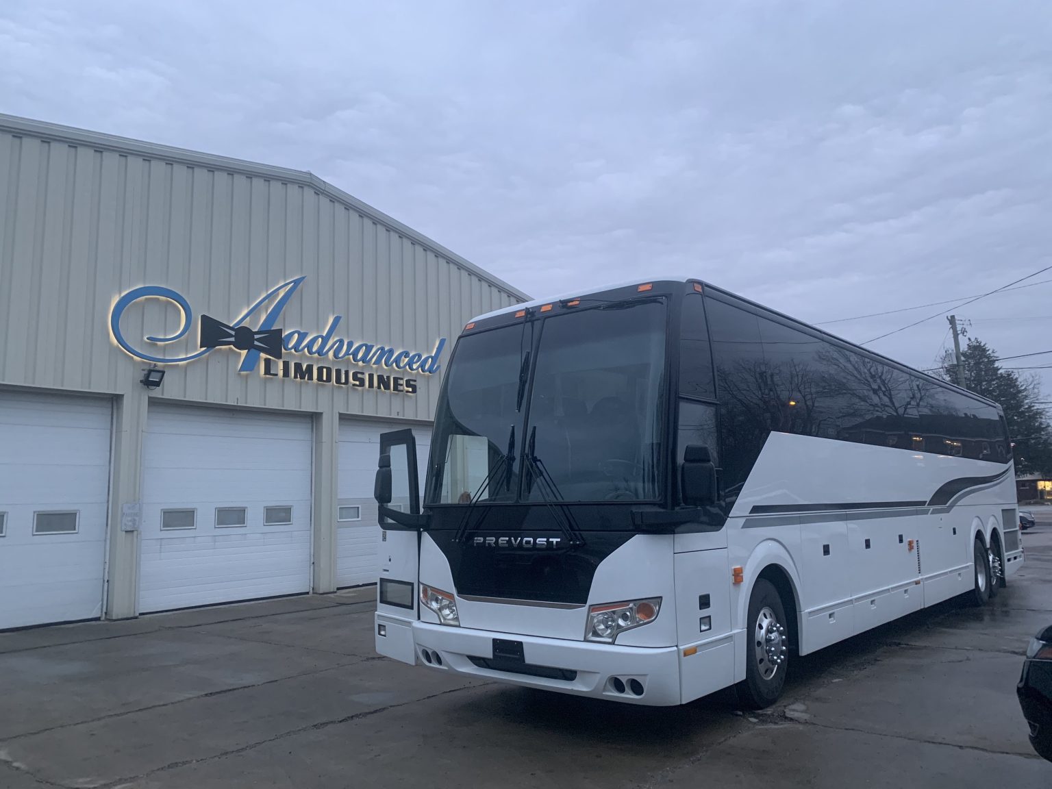 56 Passenger Motorcoach Aadvanced Limousines